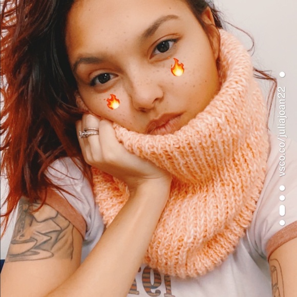 Handmade scarf - Picture 3 of 3